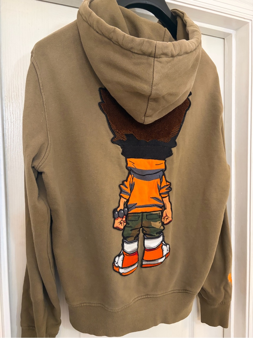 The Boondocks Riley Huey deKryptic Men's Brown Hoodie Size S Chenille Patch - Picture 4 of 9